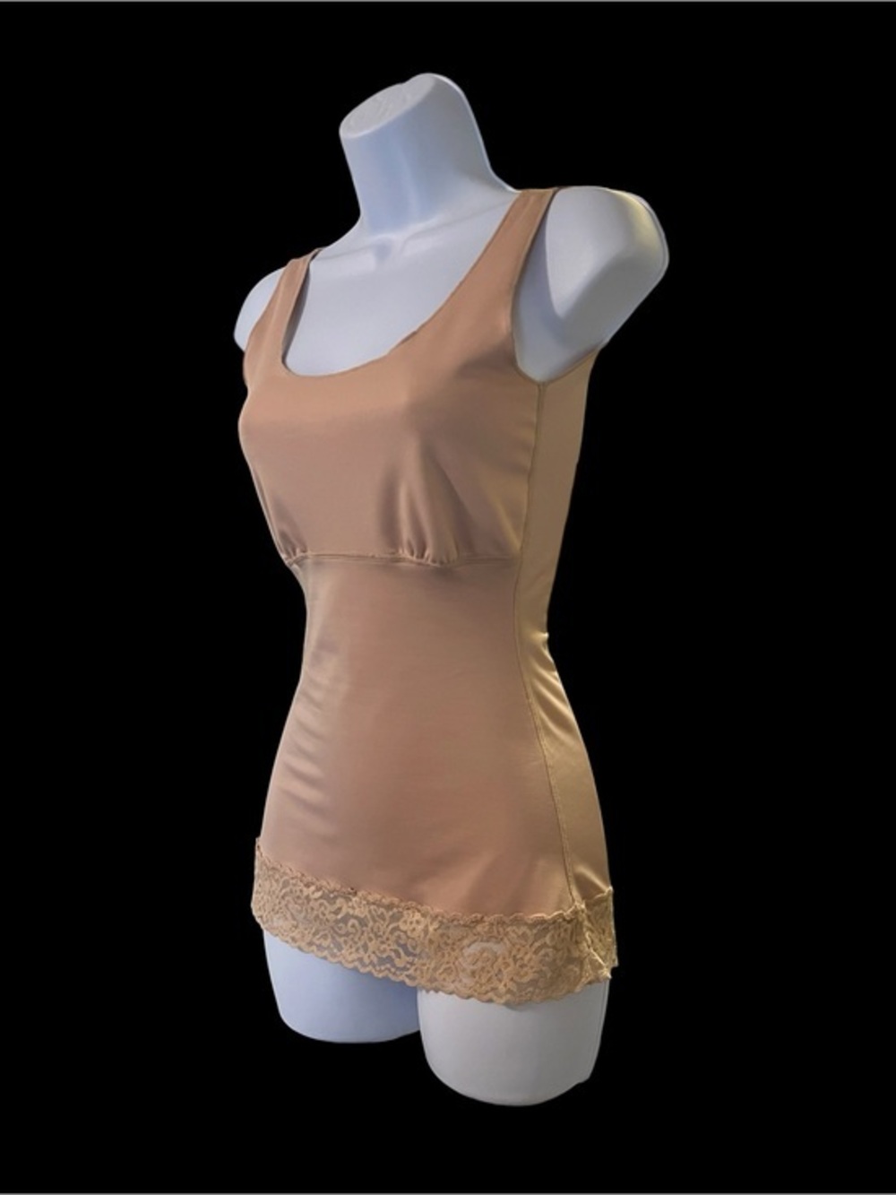 Spanx Hide & Seek Lace Trim Beige Nude Camisole Shapewear Cami Top Size Small.